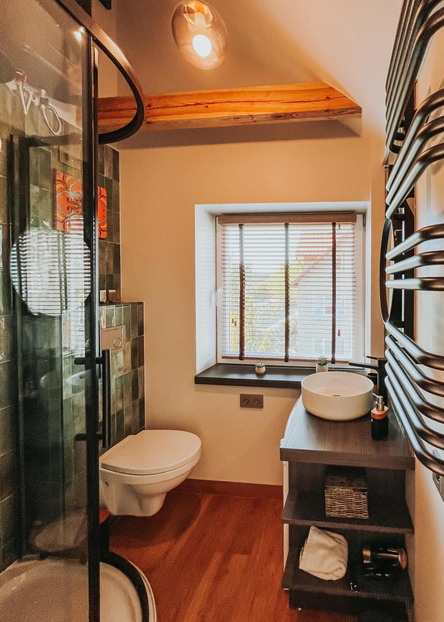 Tiny Oasis - Steps From Oldtown Apartment *