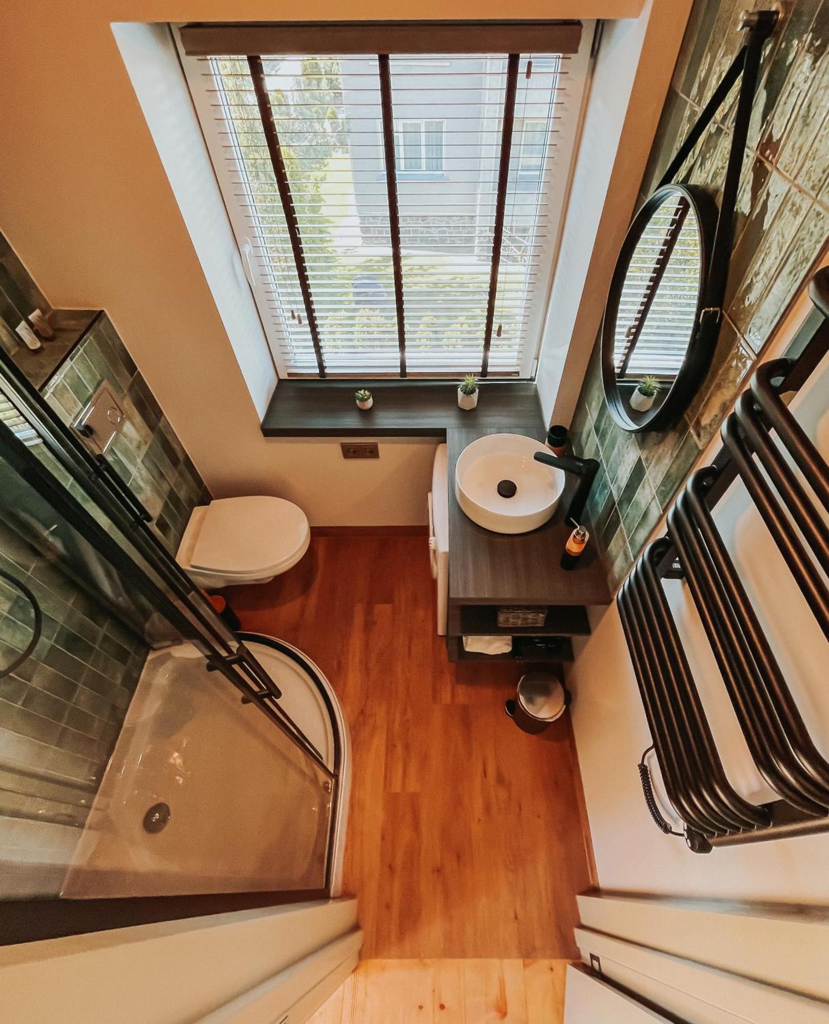 Tiny Oasis - Steps From Oldtown Apartment *